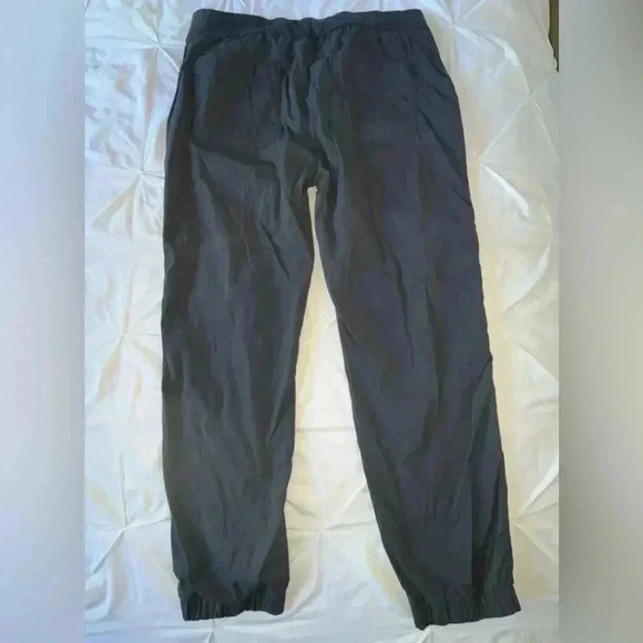 Athleta Women’s Trekkie Jogger in Light Charcoal Grey Color. SIZE 16 - Picture 4 of 8